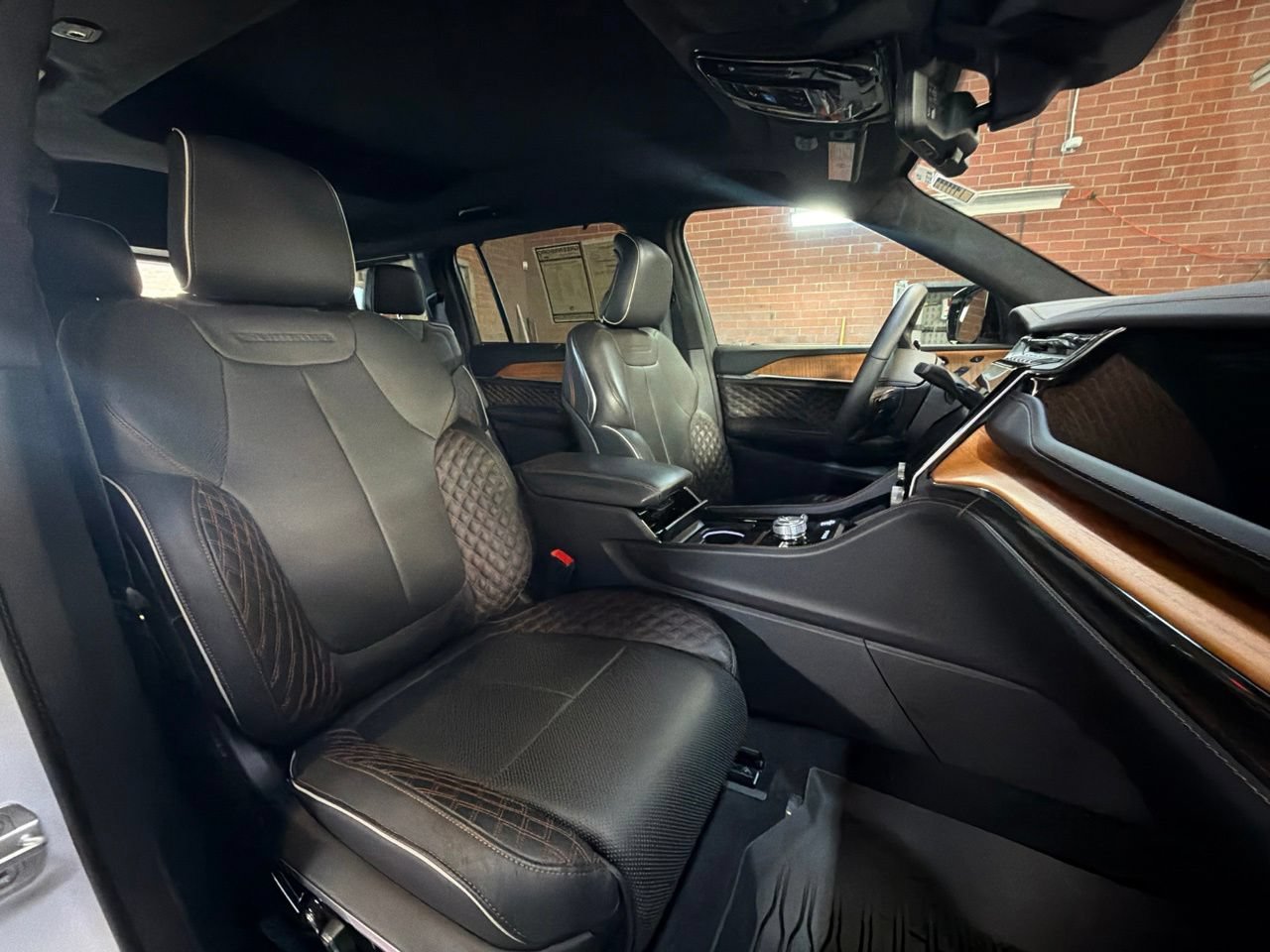 Used 2023 Jeep Grand Cherokee L Summit AWD/4WD image 22