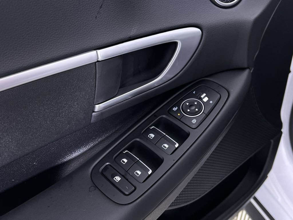 Used 2025 Hyundai Sonata SE image 15
