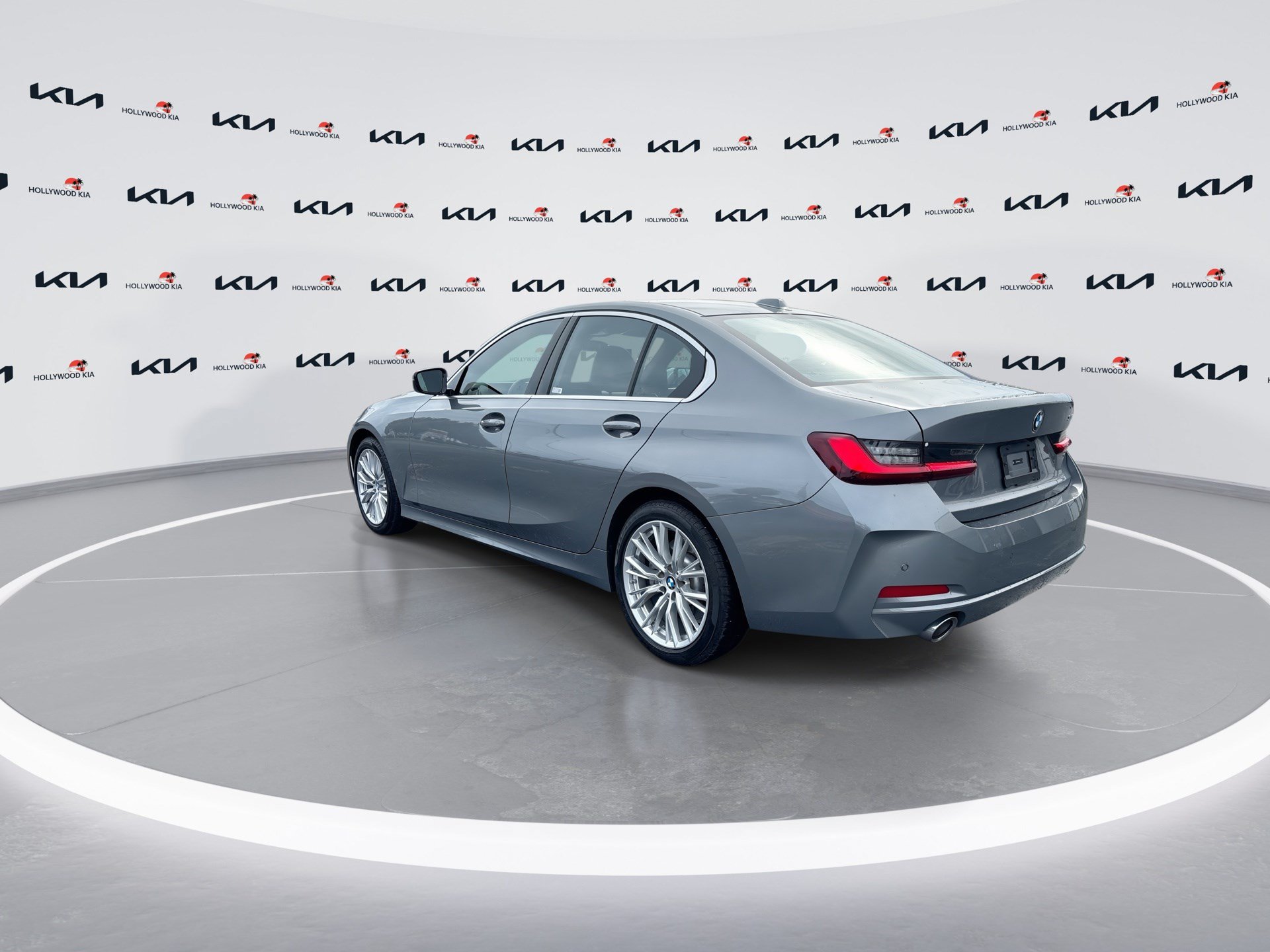 Used 2024 BMW 330i Sedan w/ Premium Package RWD image 6