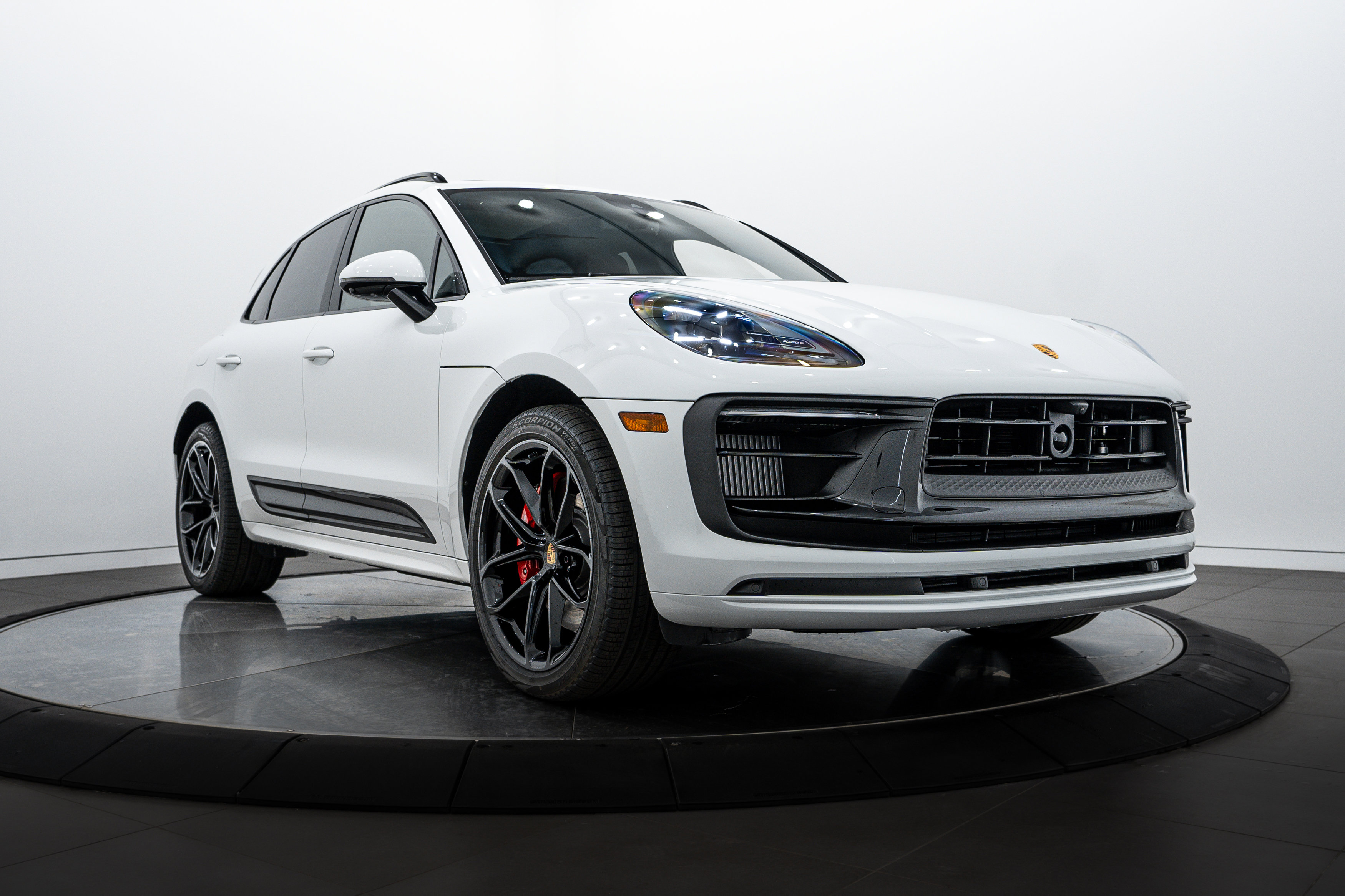 New 2026 Porsche Macan GTS image 9