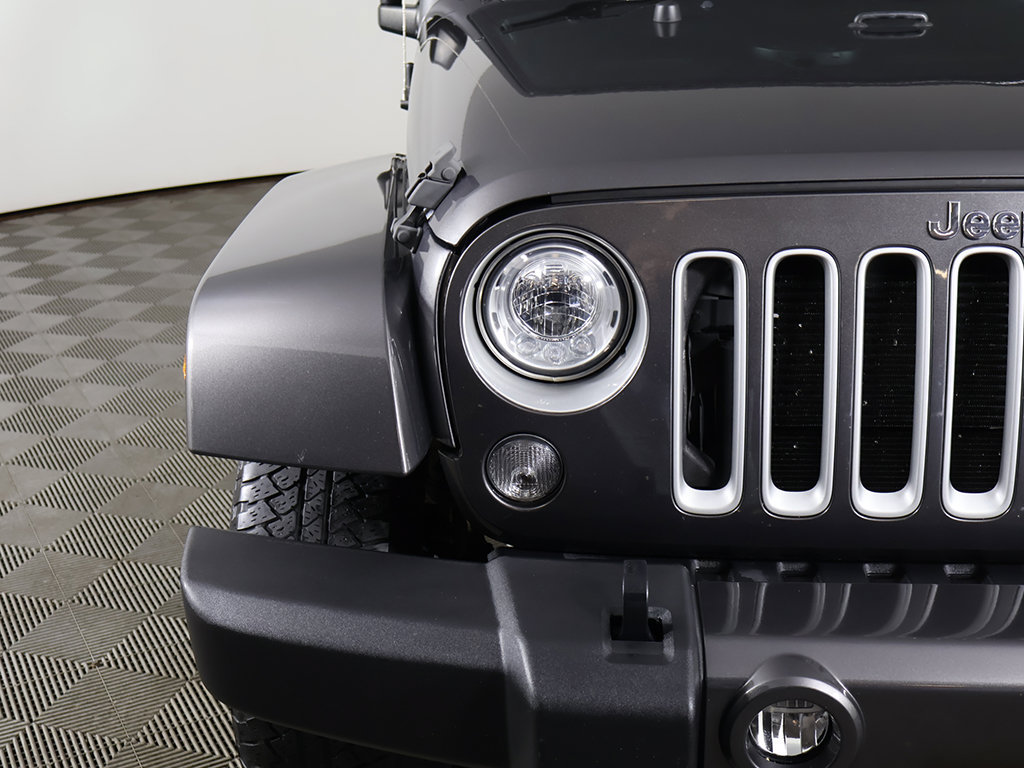 Used 2018 Jeep Wrangler Unlimited Sahara AWD/4WD image 8