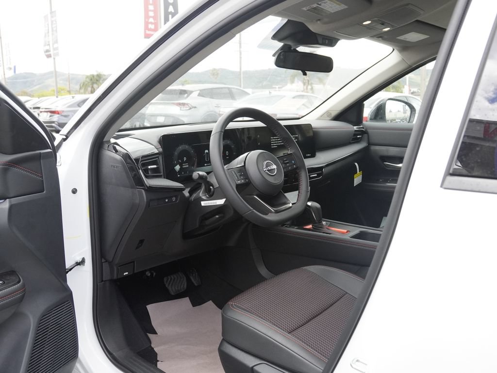 New 2026 Nissan Kicks SR FWD image 22
