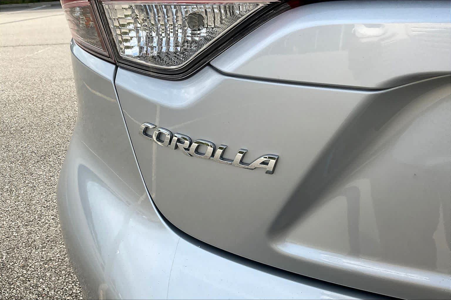 Used 2024 Toyota Corolla SE w/ SE Premium Package FWD image 28