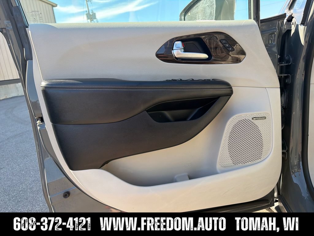 Used 2021 Chrysler Pacifica Limited w/ Premium & Safety Sphere Group AWD/4WD image 10