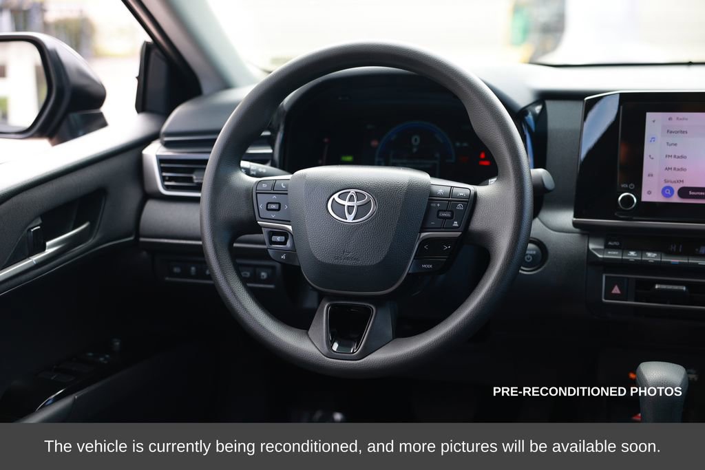 Used 2025 Toyota Camry LE w/ Convenience Package image 23