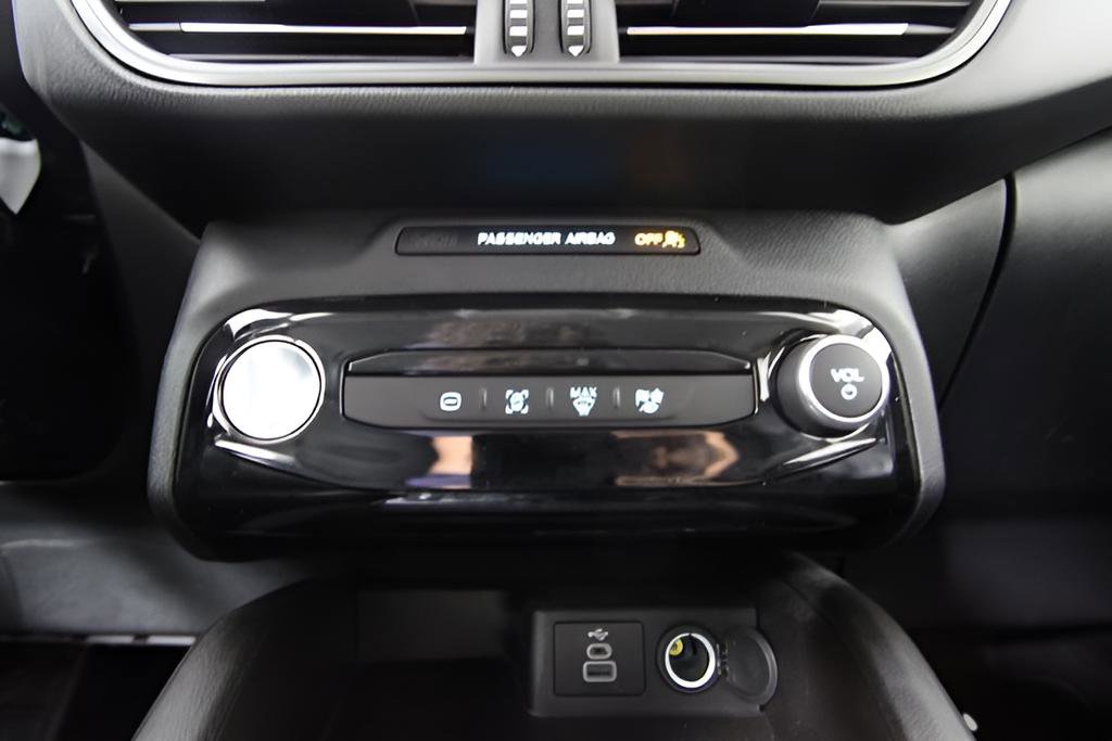 Used 2024 Ford Escape SE image 33
