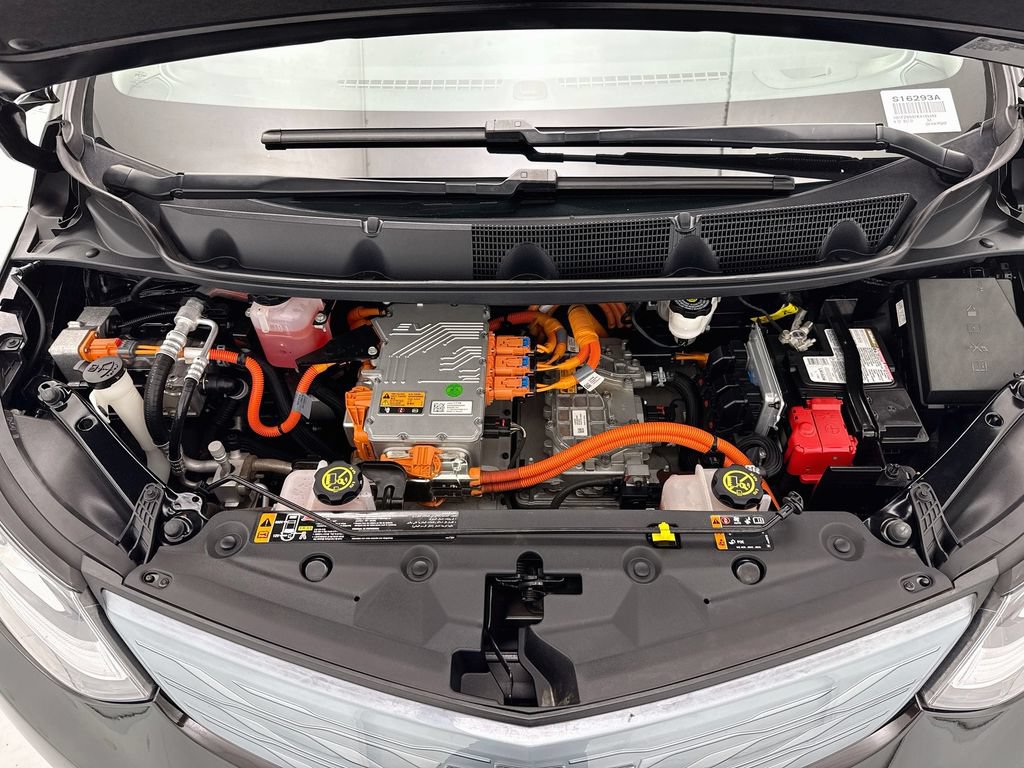 Used 2019 Chevrolet Bolt Premier w/ Infotainment Package FWD image 27
