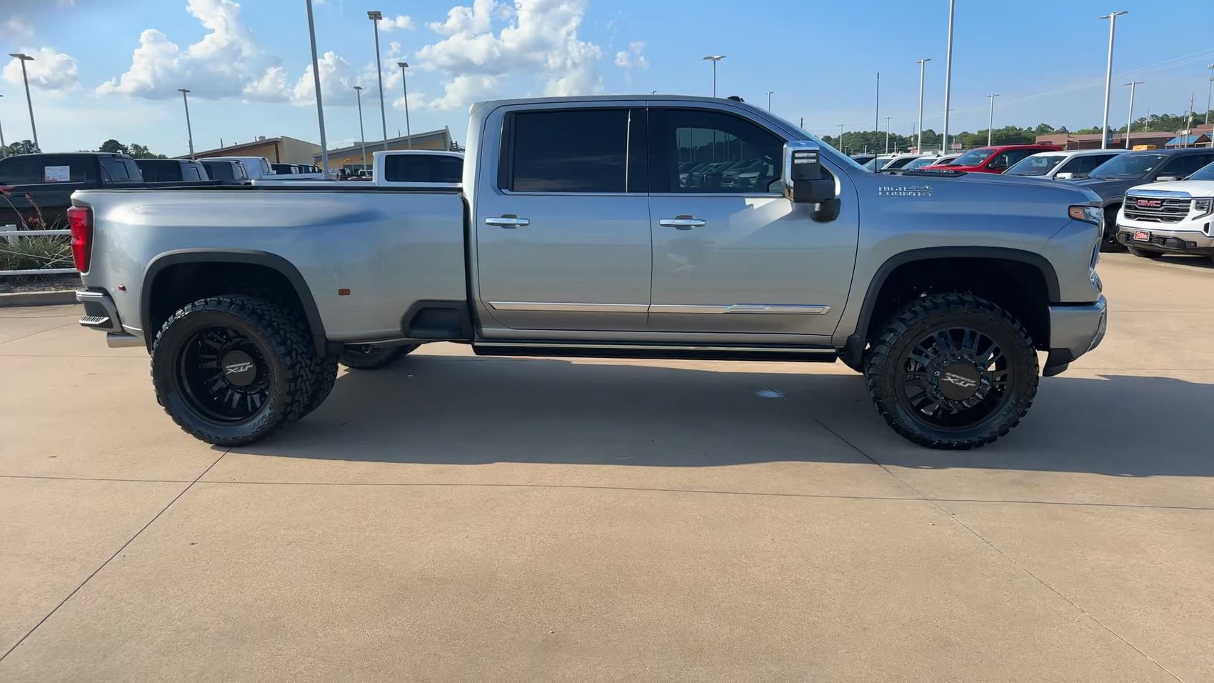 New 2026 Chevrolet Silverado 3500 High Country w/ Technology Package AWD/4WD image 2