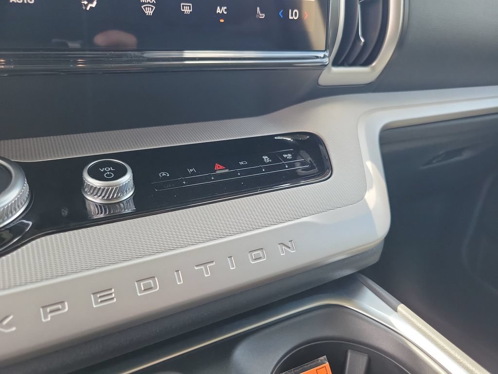 New 2027 Ford Expedition Active RWD image 30