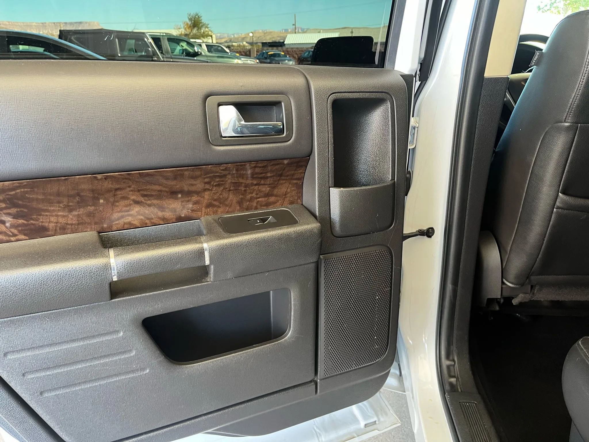 Used 2019 Ford Flex Limited image 32