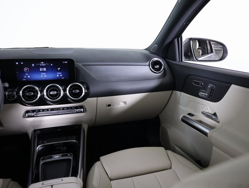 Certified 2026 Mercedes-Benz GLA 250 4MATIC image 38