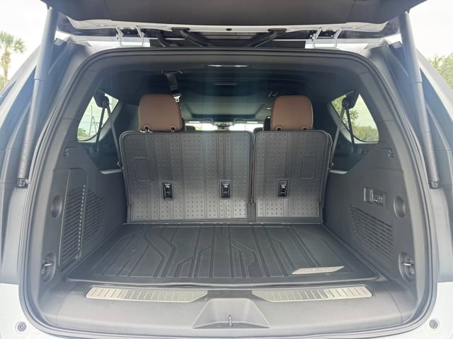 New 2026 Chevrolet Suburban High Country AWD/4WD image 11