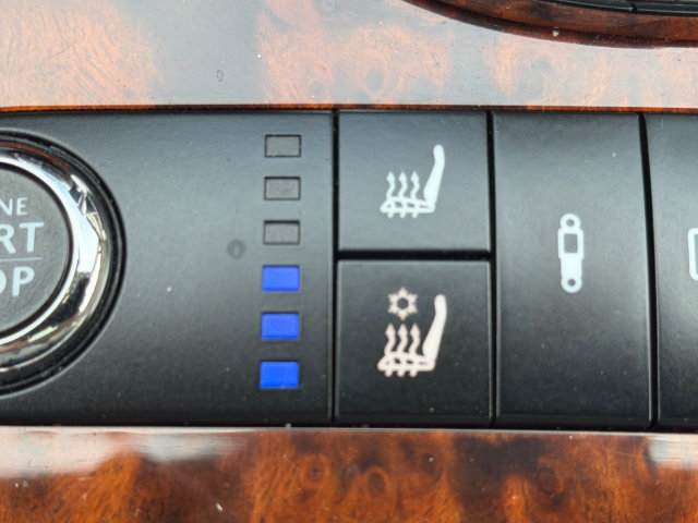 Used 2014 Bentley Flying Spur W12 AWD/4WD image 31