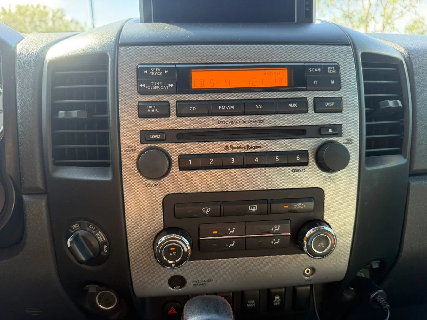 Used 2012 Nissan Titan SV AWD/4WD image 23