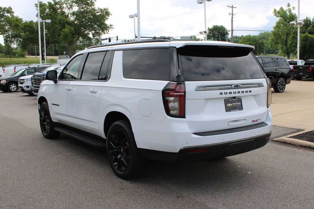 Used 2022 Chevrolet Suburban RST w/ Luxury Package AWD/4WD image 32