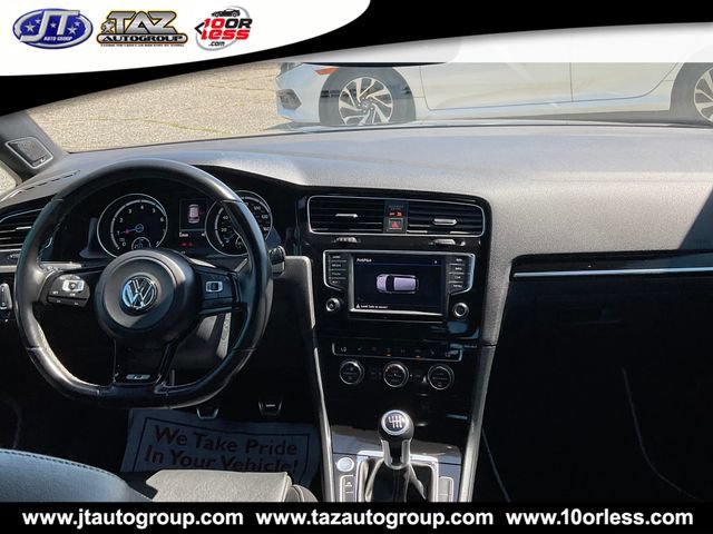 Used 2017 Volkswagen Golf R 4-Door AWD/4WD image 15