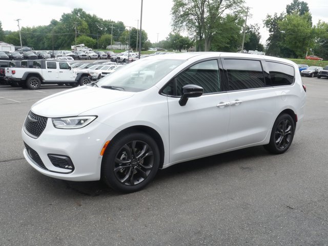 New 2026 Chrysler Pacifica Select image 9