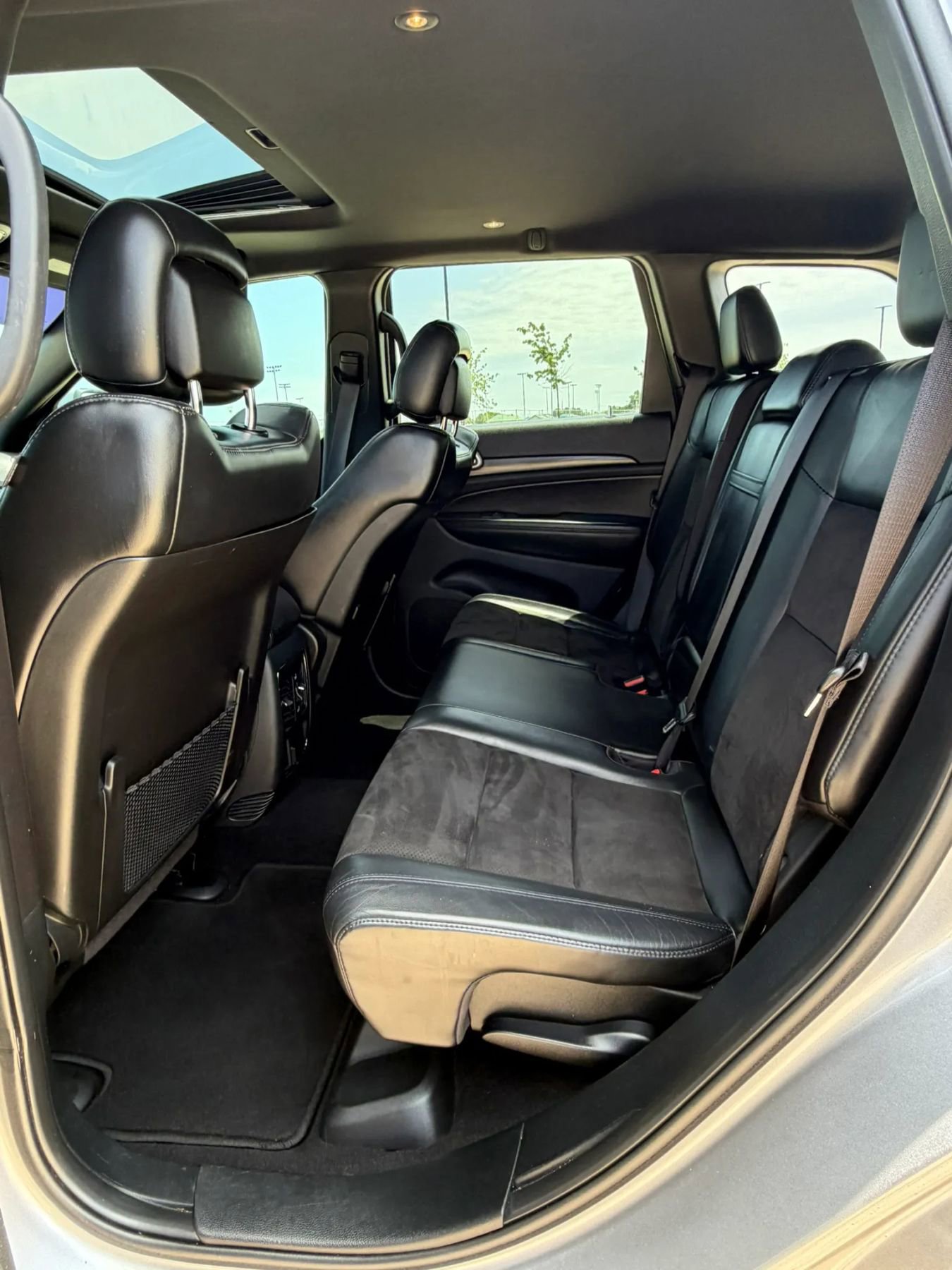 Used 2020 Jeep Grand Cherokee Altitude AWD/4WD image 25