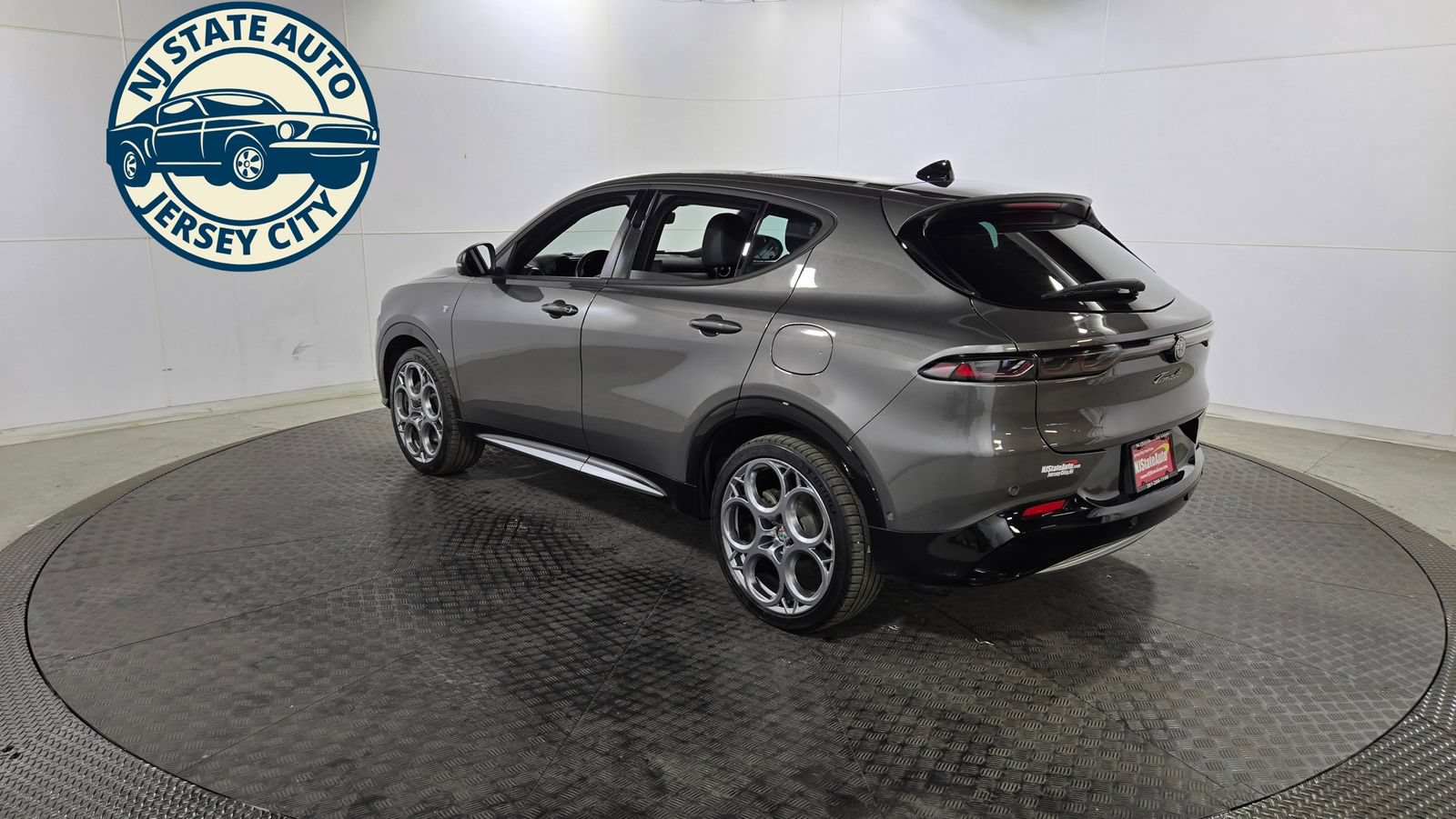 Used 2024 Alfa Romeo Tonale Ti w/ Active Assist Package AWD/4WD image 5
