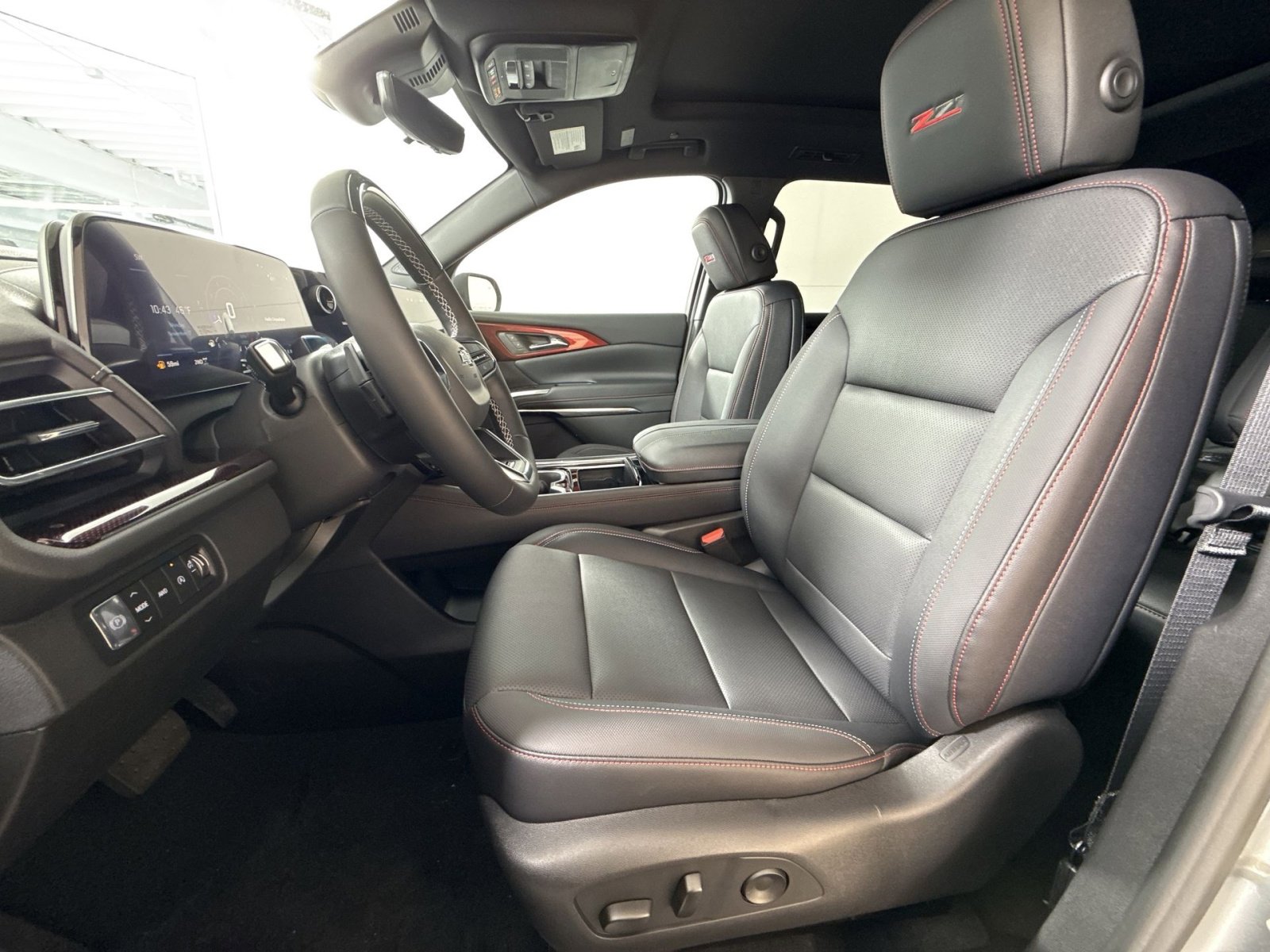 New 2026 Chevrolet Traverse Z71 w/ Enhanced Driving Package image 13