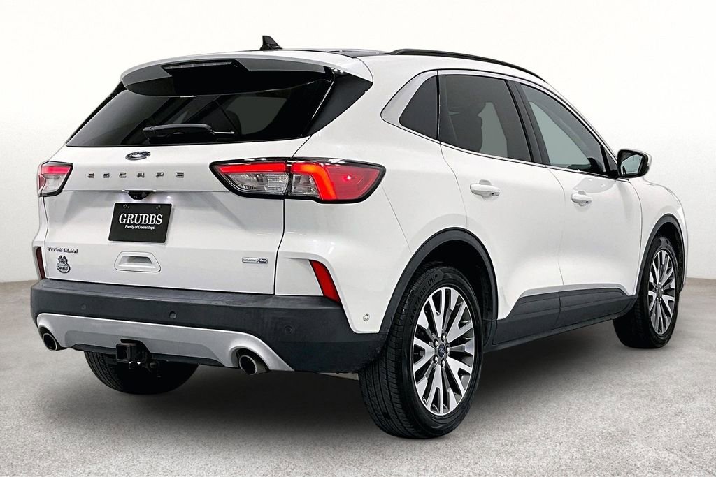Used 2020 Ford Escape Titanium image 2
