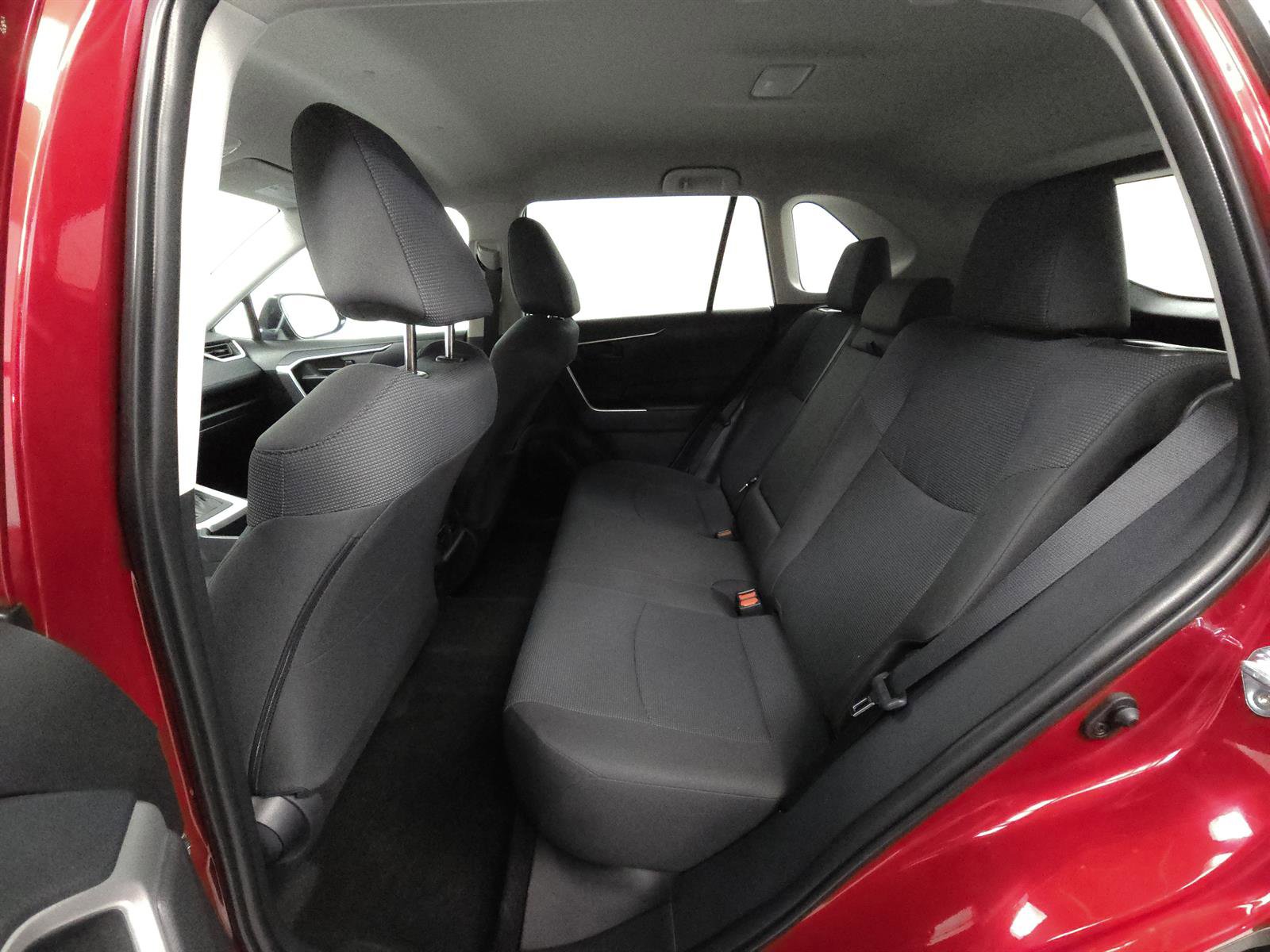 Certified 2025 Toyota RAV4 LE AWD/4WD image 5