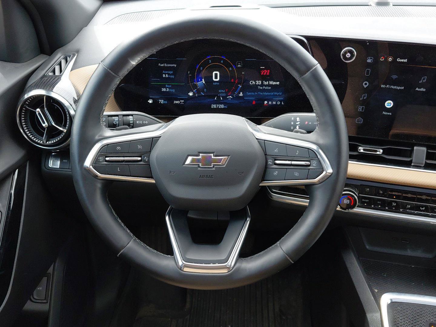 Used 2025 Chevrolet Equinox ACTIV w/ Safety and Technology Package AWD/4WD image 40