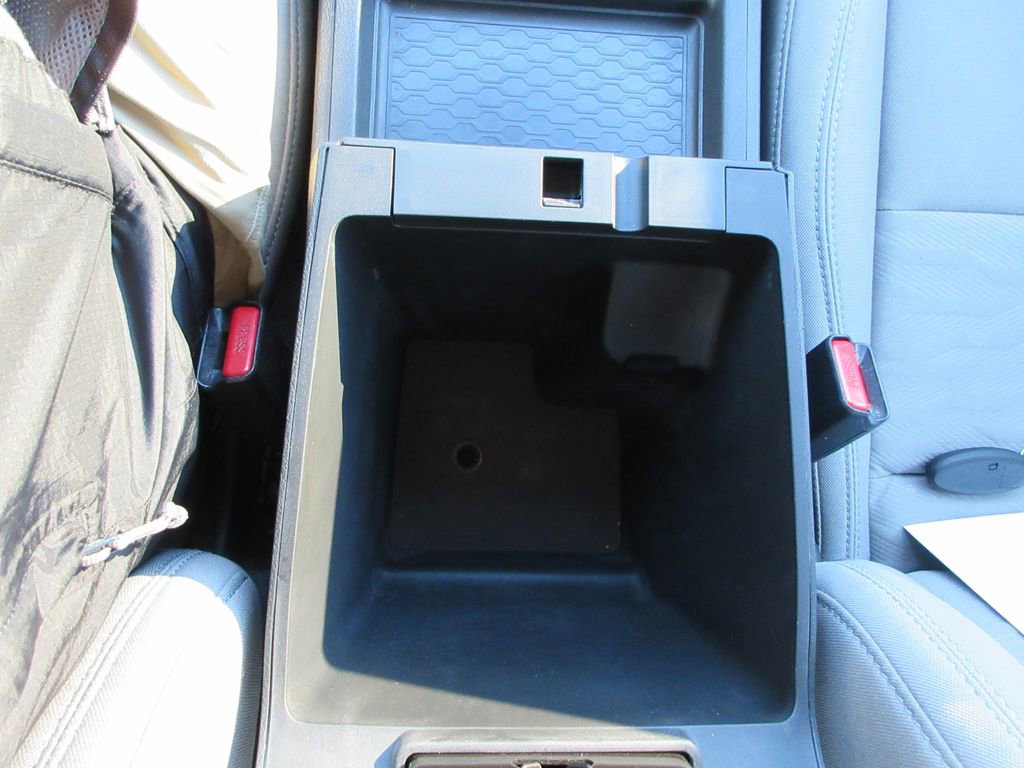 Used 2023 Nissan Frontier SV image 28