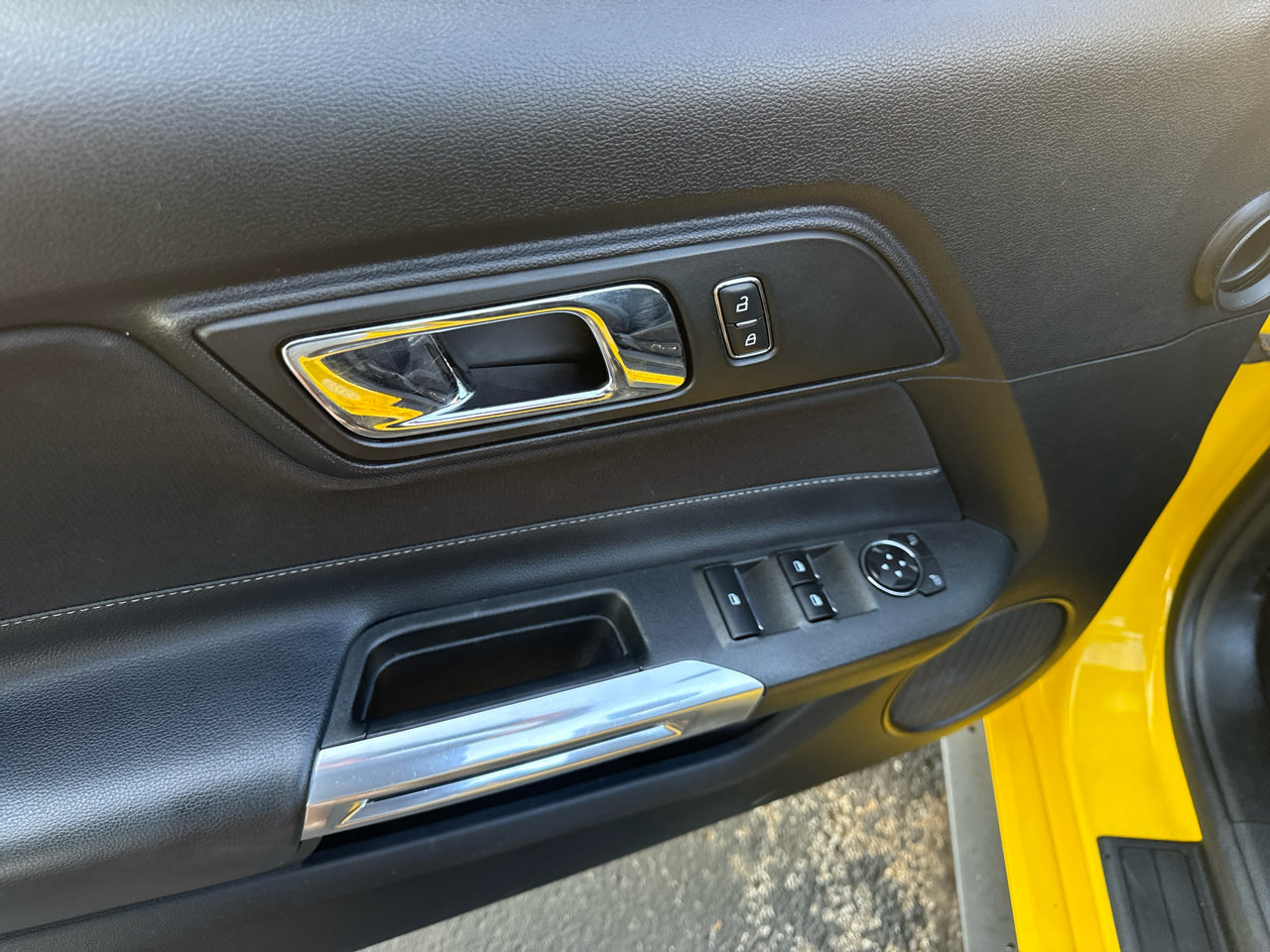 Used 2017 Ford Mustang Convertible w/ Equipment Group 051A image 8