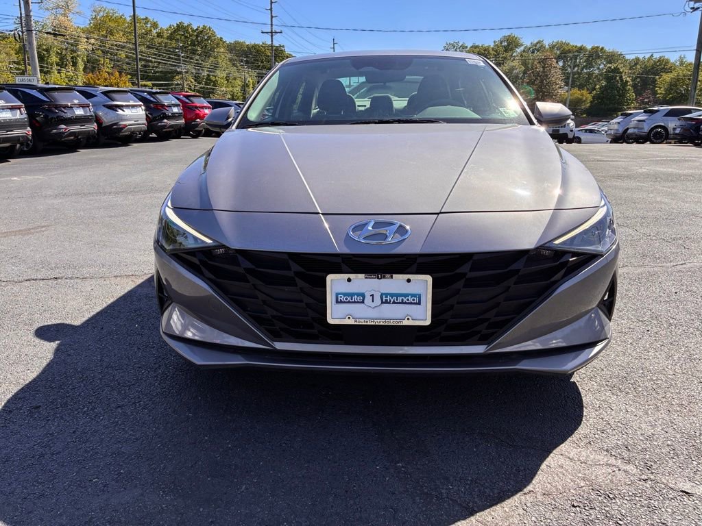 Used 2023 Hyundai Elantra SEL w/ Convenience Package FWD image 2