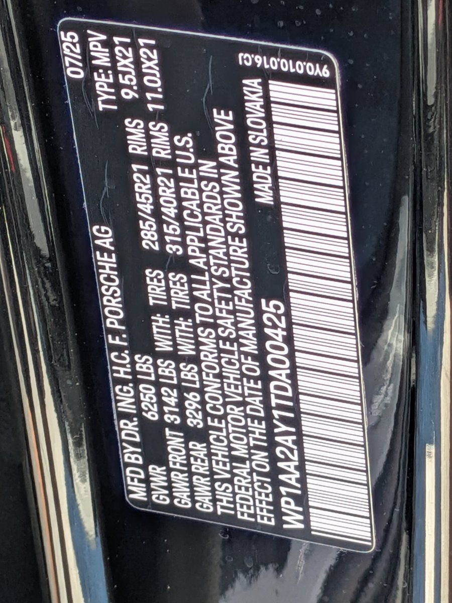 Used 2026 Porsche Cayenne AWD/4WD image 28