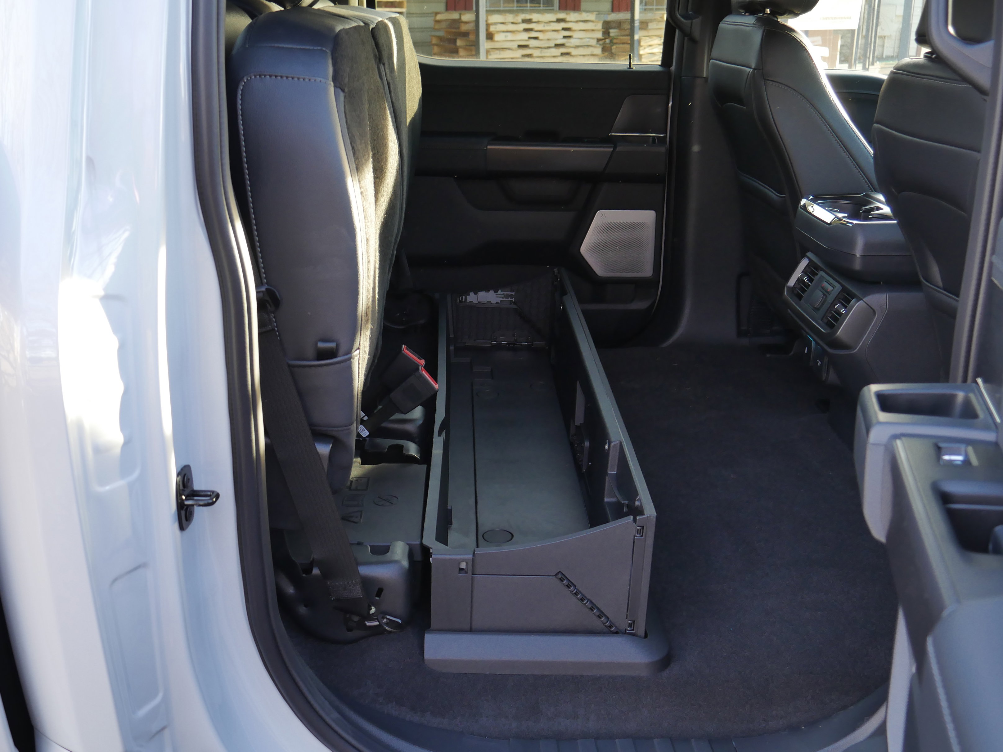 New 2025 Ford F150 Lariat w/ Equipment Group 502A High image 34