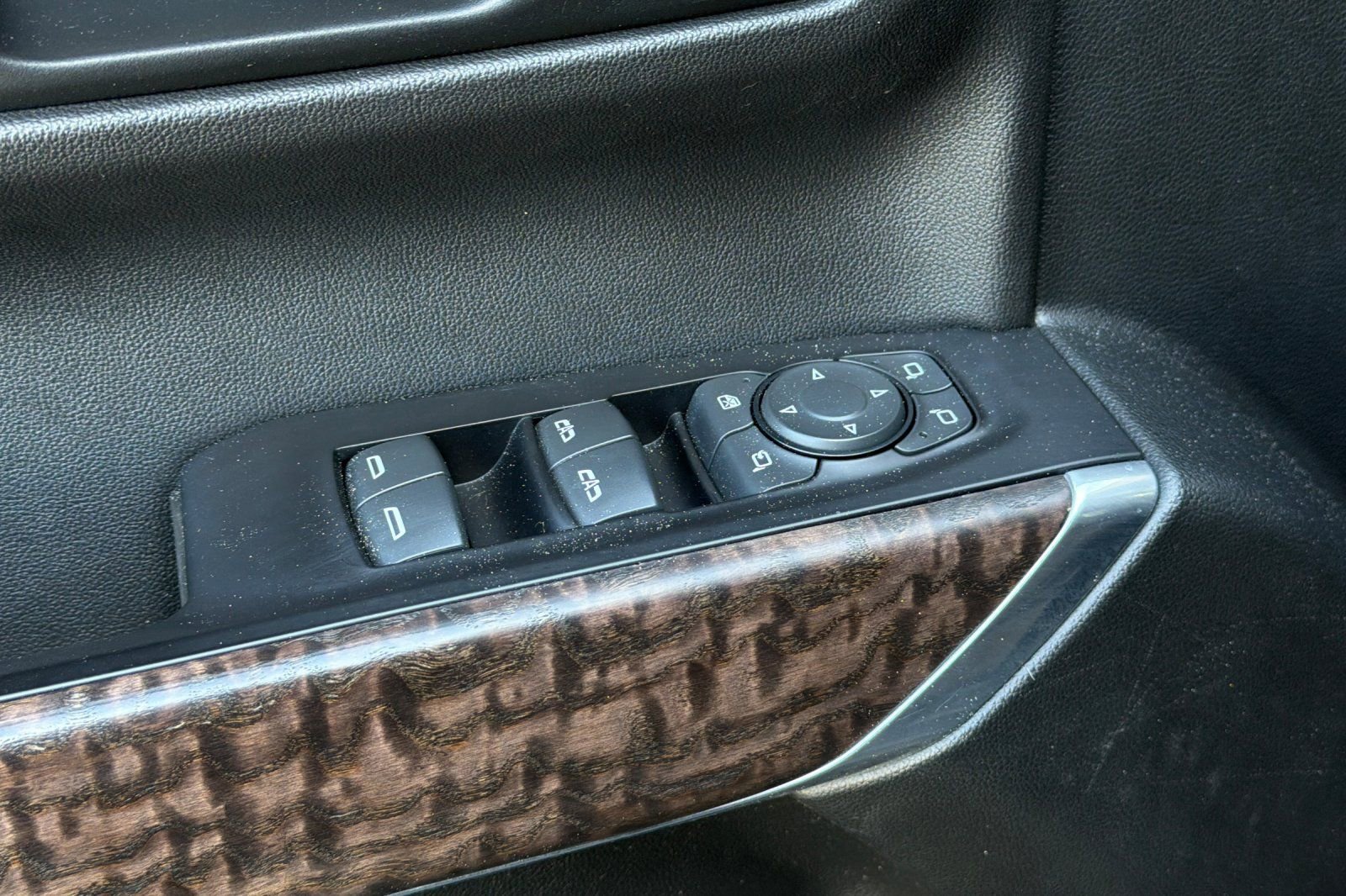 Used 2019 GMC Sierra 1500 Denali w/ Denali Ultimate Package AWD/4WD image 11