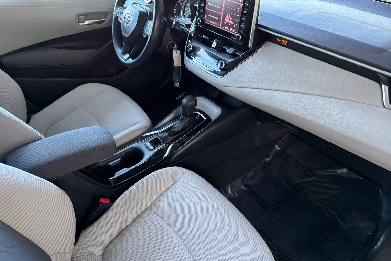 Used 2021 Toyota Corolla LE w/ Carpet Mat Package (TMS) image 17