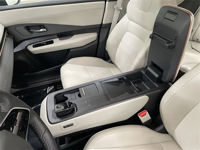 Certified 2024 Nissan Ariya AWD image 22