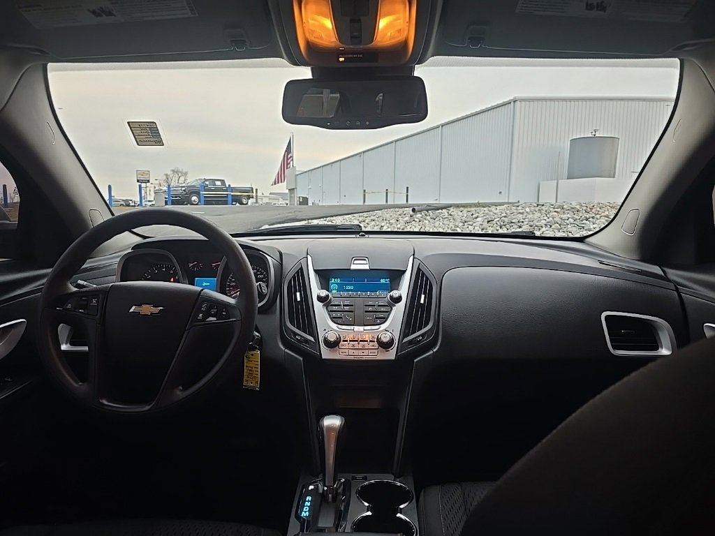 Used 2015 Chevrolet Equinox LS image 24