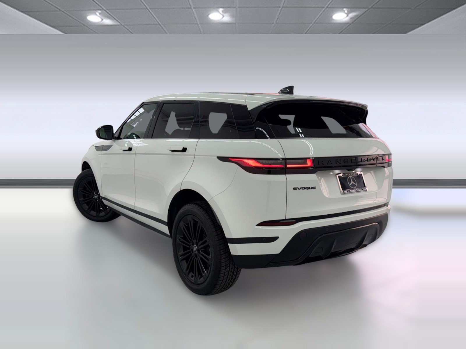 Used 2024 Land Rover Range Rover Evoque S image 3