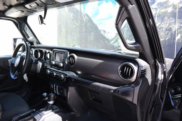 Used 2019 Jeep Wrangler Sport image 24