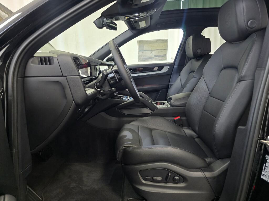 Certified 2025 Porsche Cayenne image 15