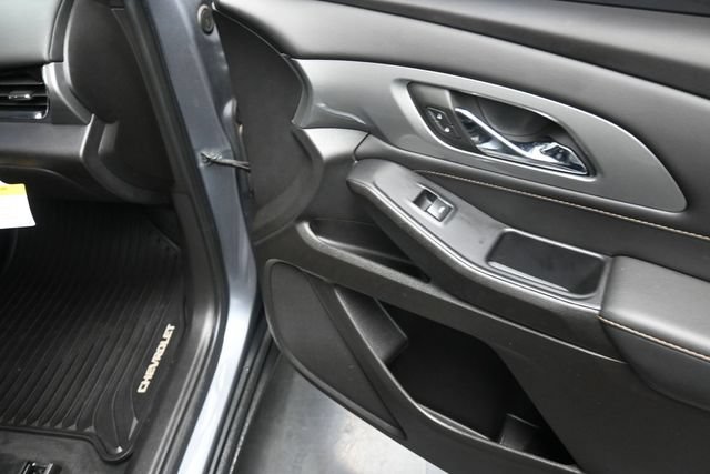 Used 2021 Chevrolet Traverse LT FWD image 45