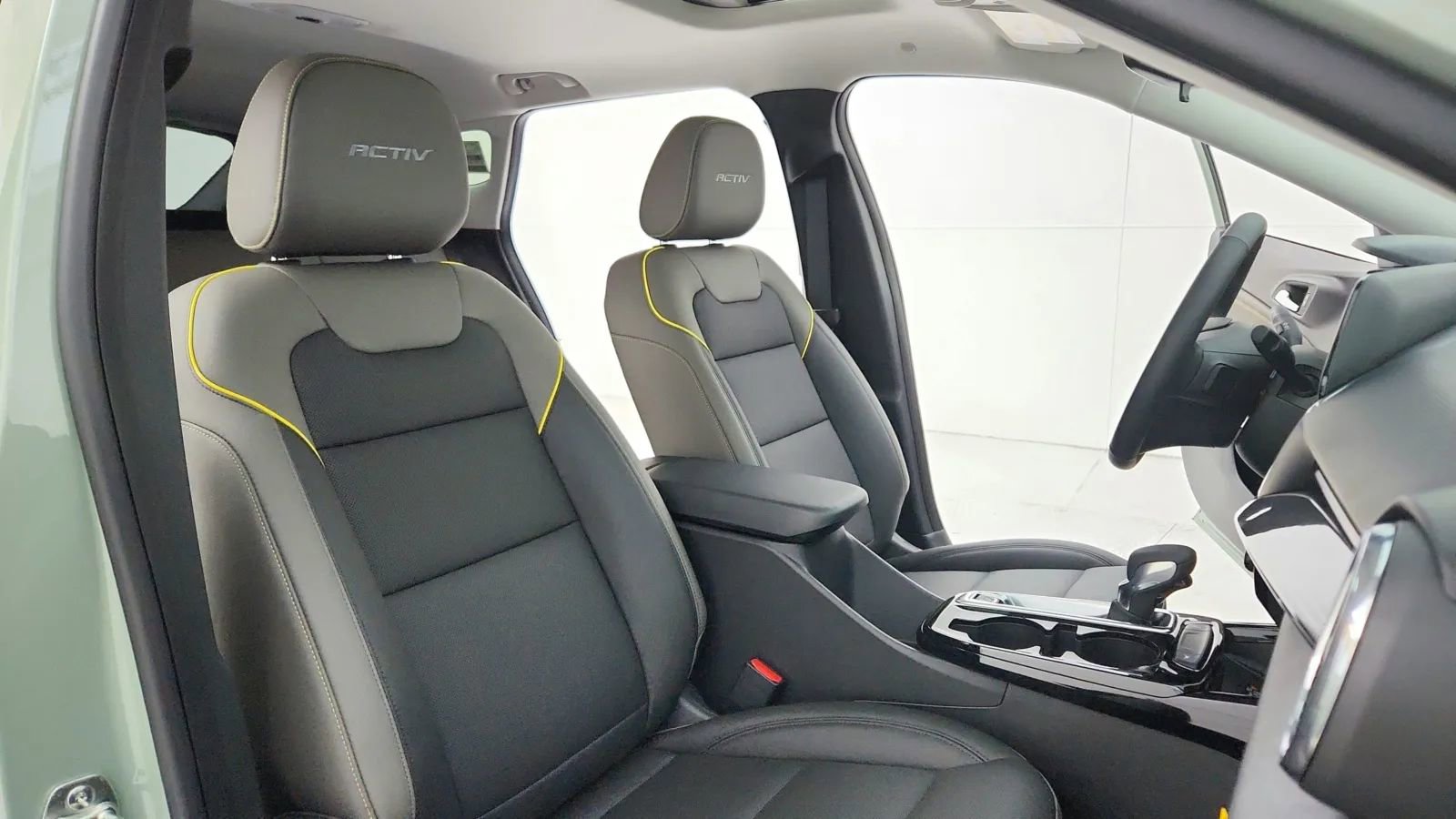 Used 2024 Chevrolet Trax ACTIV w/ Sunroof Package image 37