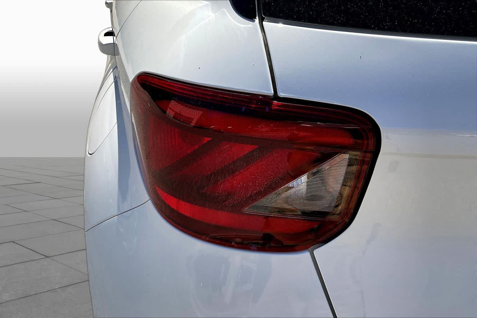 Used 2025 Hyundai Venue SEL FWD image 28