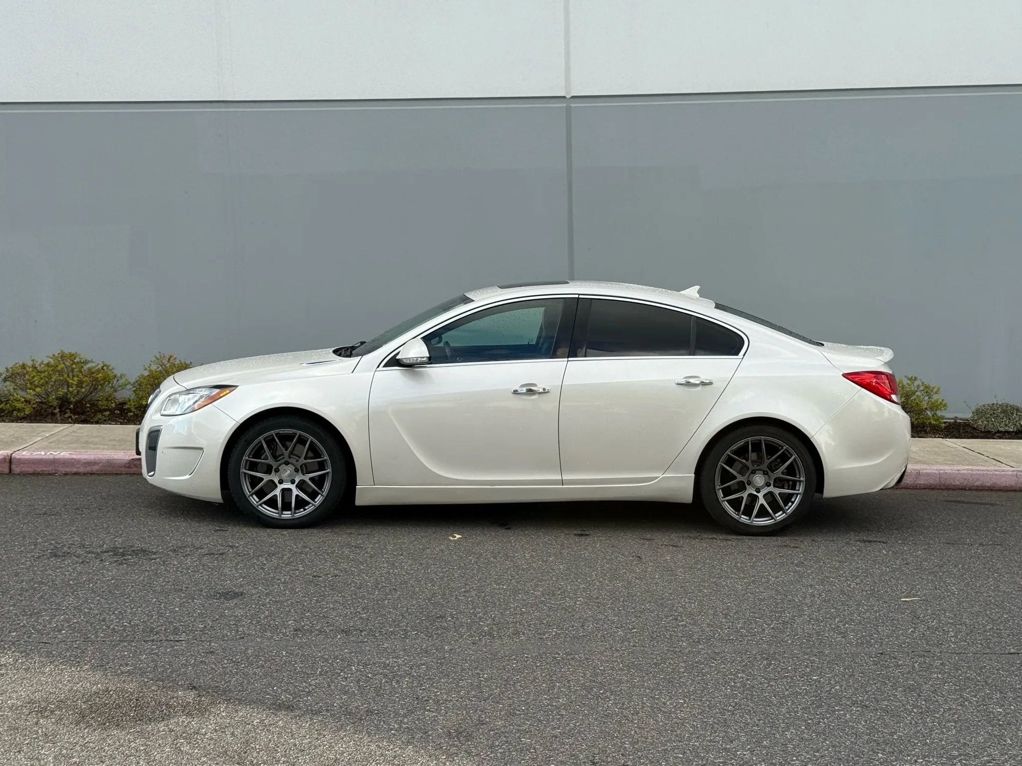 Used 2013 Buick Regal GS image 2