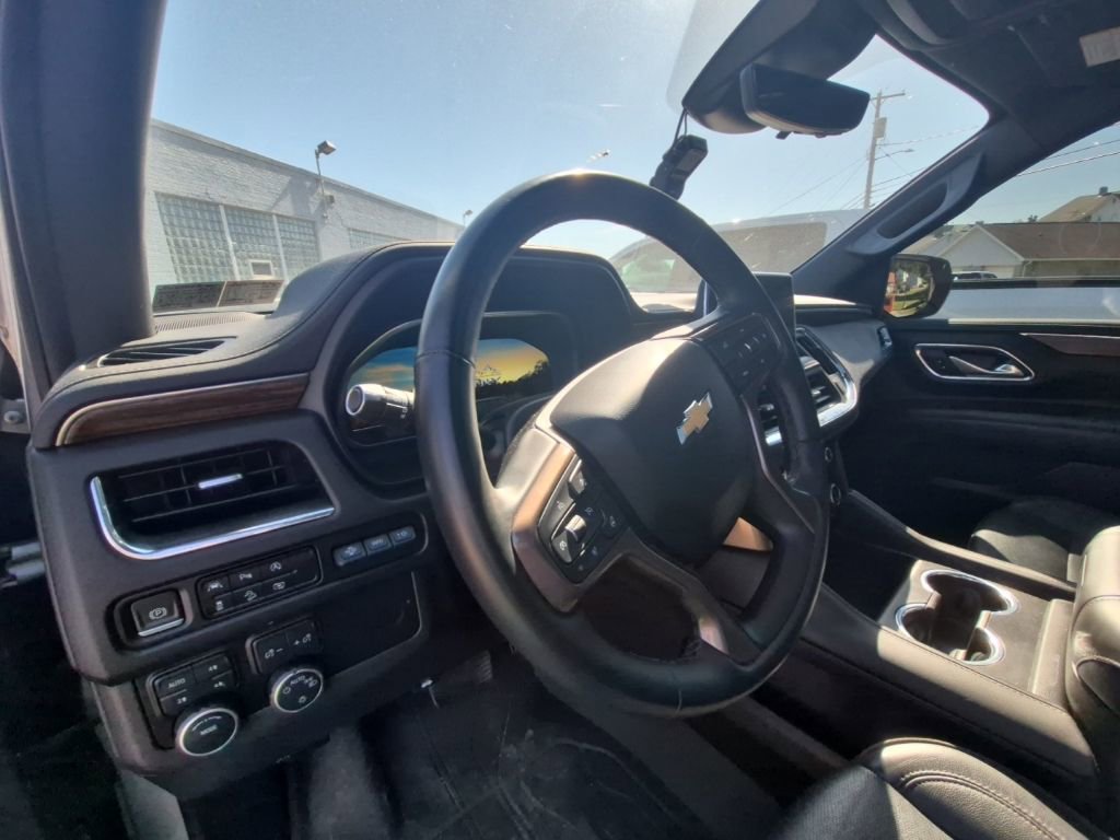 Used 2023 Chevrolet Tahoe High Country AWD/4WD image 10