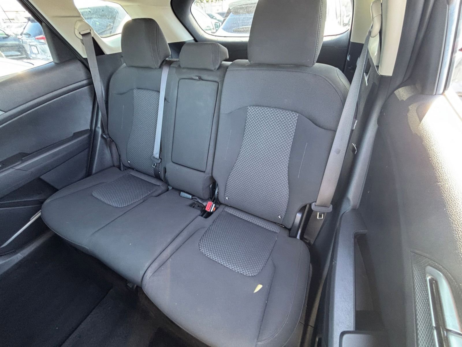 Used 2025 Kia Sportage LX FWD image 37