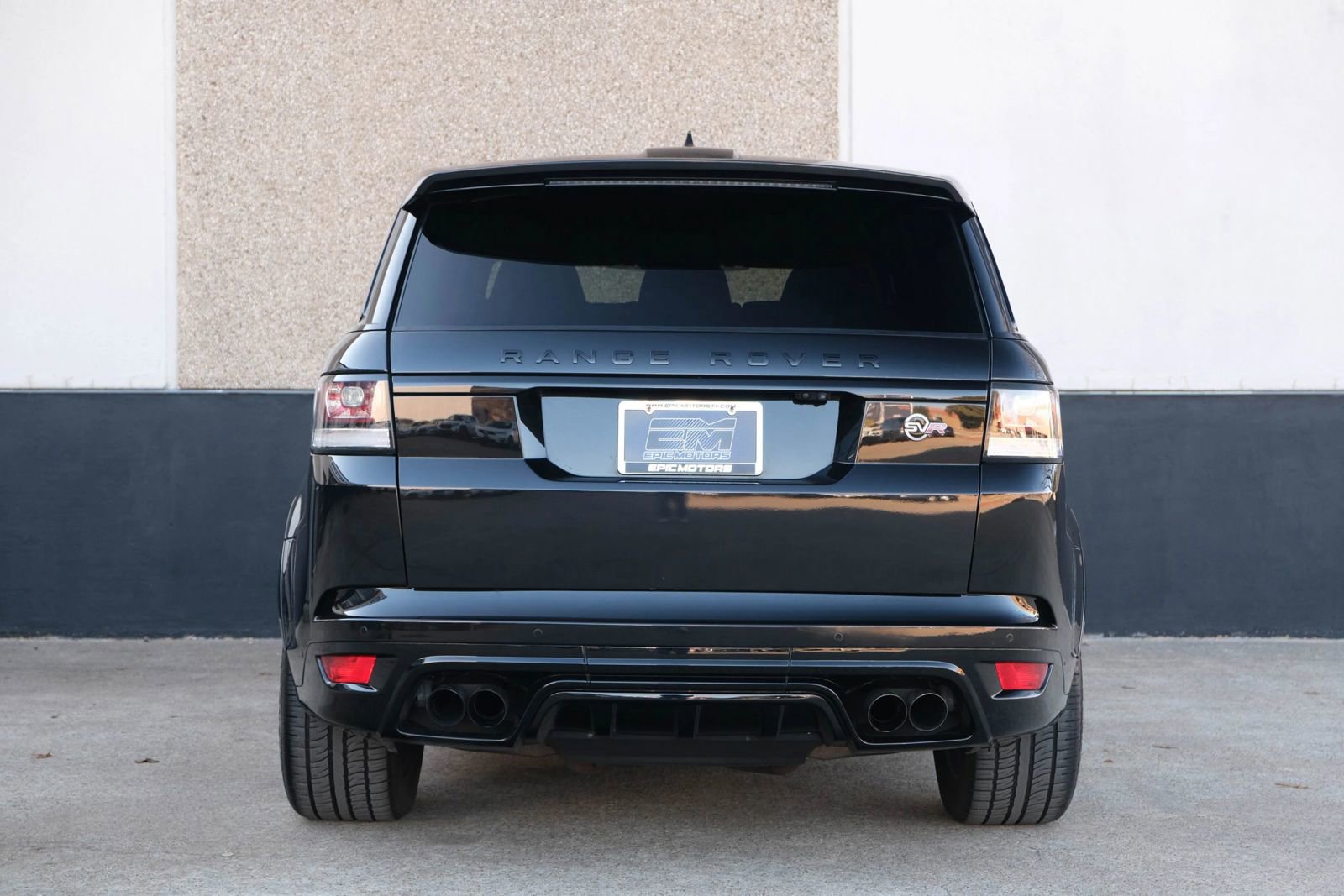 Used 2017 Land Rover Range Rover Sport SVR image 16