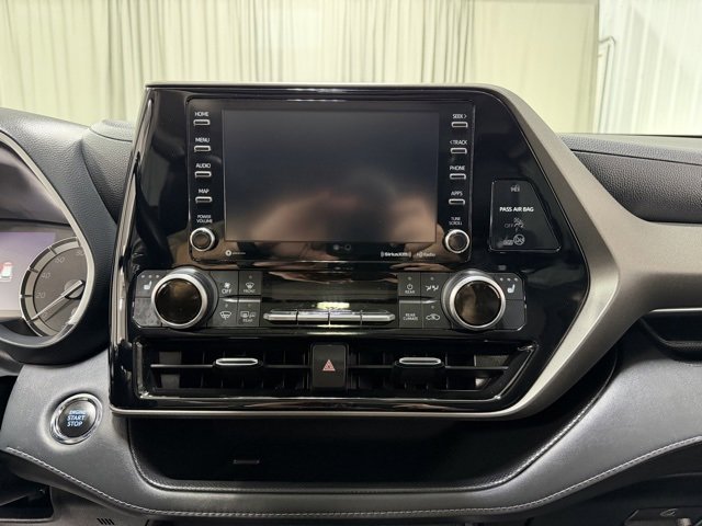 Used 2022 Toyota Highlander XLE image 16
