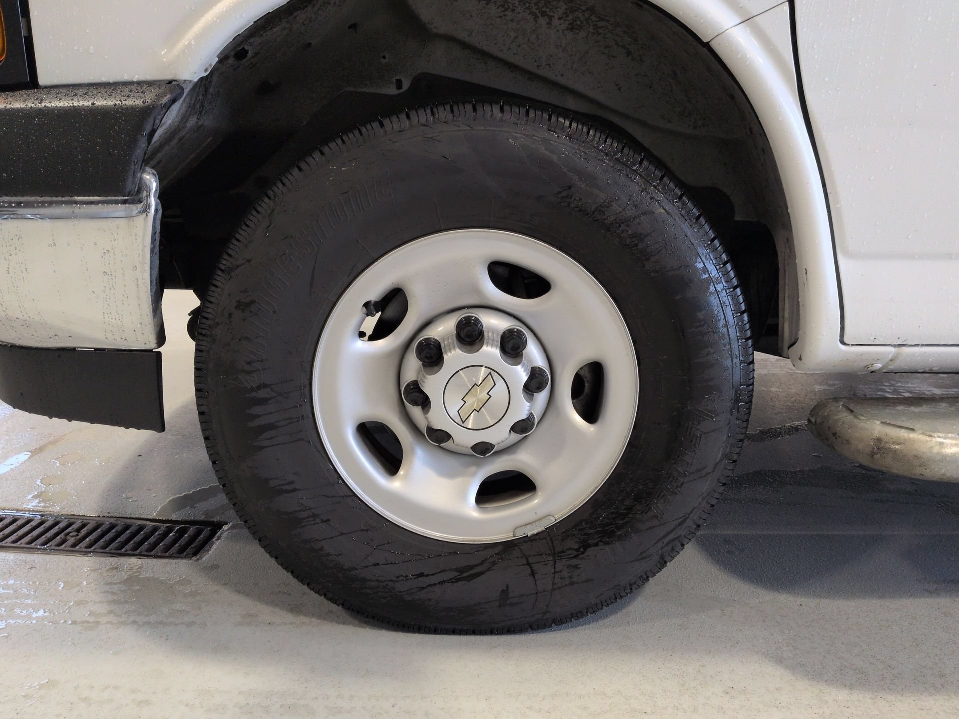 Used 2024 Chevrolet Express 2500 w/ Driver Convenience Package RWD image 29