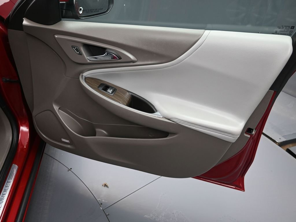 Used 2018 Chevrolet Malibu Premier w/ Premier Sun and Wheel Package image 37