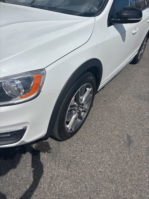 Used 2016 Volvo V60 T5 Cross Country AWD/4WD image 11